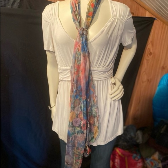 ***BUNDLE****- (5) ladies scarves 🧣 - Picture 14 of 16